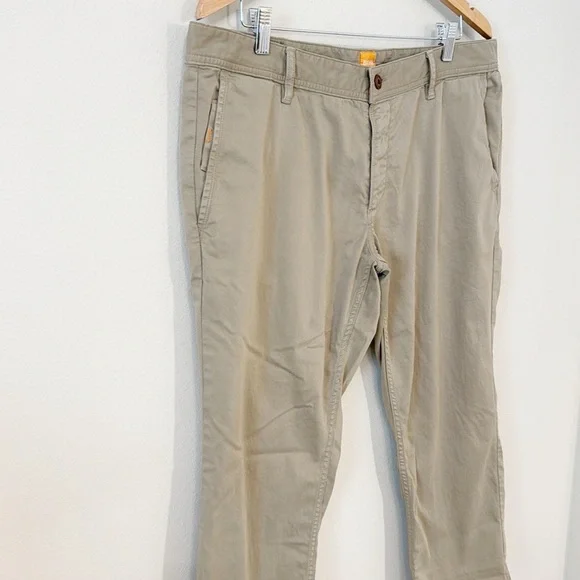 HUGO BOSS Khakis Regular Fit Cropped Flat Front Size 38 - Picture 4 of 12